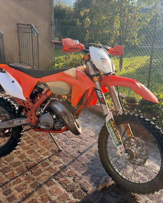 ktm 125 exc six days ( prezzo trattabile)