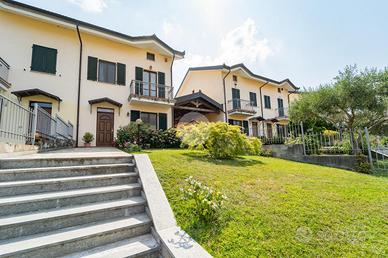 VILLA A SCHIERA A BRA