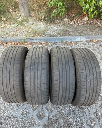 Gomme 215/55 18 Good Year