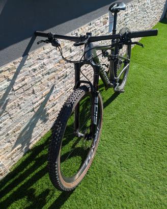 Specialized Epic Evo Expert tg. M