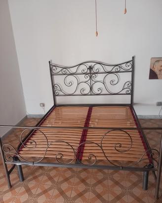 letto matrimoniale e letto singolo con materasso 