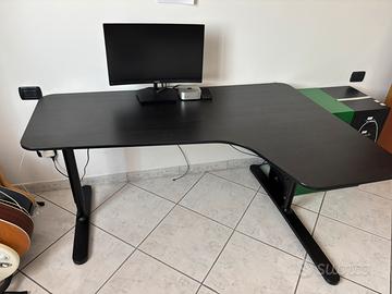 Scrivania Angolare Bekant Ikea, 160cm