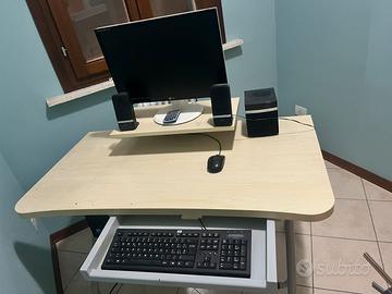 Scrivania + schermo Lg