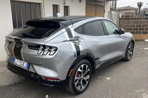 Ford Mustang Mach-E AWD Performance, Garanzia 2027