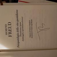 Libro Freud psicopatologia della vita quotidiana.