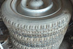 Gomme e cerchi per dyane 2cv