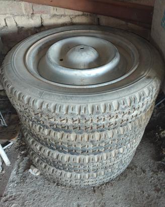 Gomme e cerchi per dyane 2cv