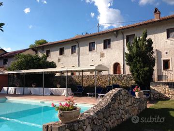 Appartamenti in agriturismo. piscina e ristorante