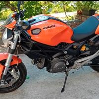 ducati monster 696