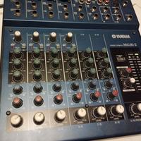 Mixer Yamaha Mg10/2