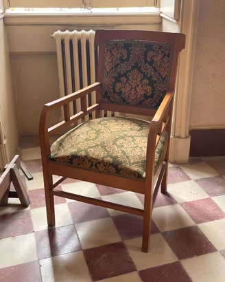 Salotto d’epoca: divanetto, 2 poltrone, 6 sedie