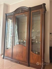 mobile vetrina in legno
