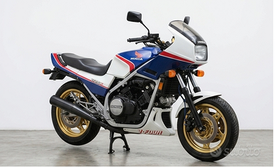 Honda VF 750 V4 Interceptor  colori HRC