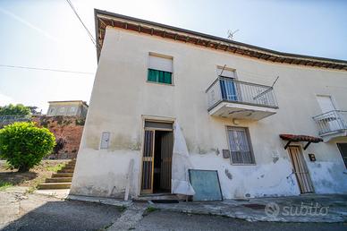 Quadrilocale in tipica casa di corte