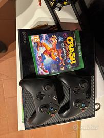 X box one 512 gb  2 pad  e gioco
