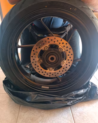 Ruota posteriore  moto Aprilia rs457