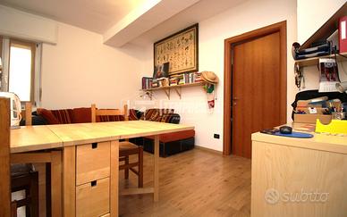 BILOCALE IN CORSO SAINT MARTIN DE CORLEANS