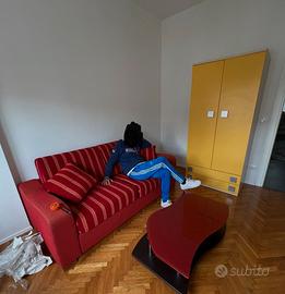 Divano letto e armadio