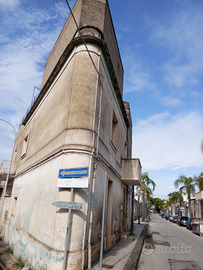 Casa da ristrutturare in via onorevole Franzoso