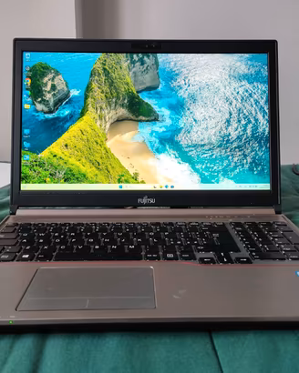 Computer portatile Fujitsu E756 batteria esaurita