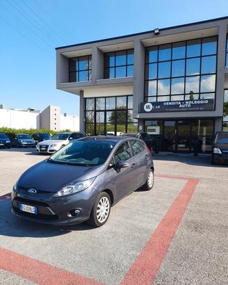 Ford Fiesta 1.4 TDCi 5p. Titanium OK NEOPATENTATI
