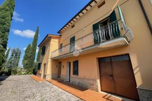 CASA SEMINDIPENDENTE A ASSISI