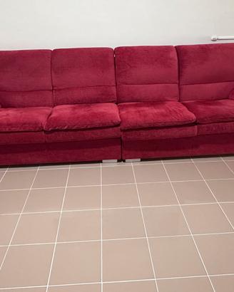 Divano 4 posti in buone condizioni
