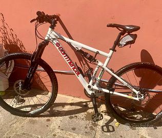 Mountain bike commencal