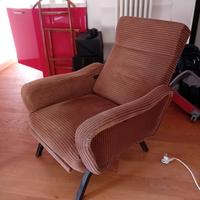 Poltrona Vintage anni '60/'70 con poggiapiedi estr