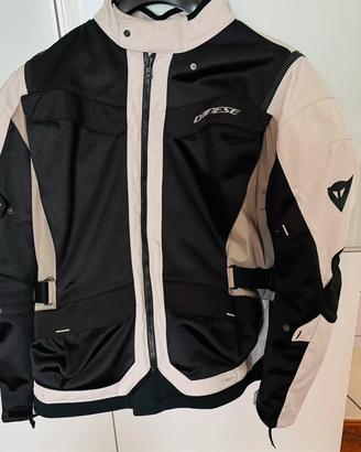 Completo giacca e pantaloni moto Dainese