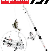Supreme x Daiwa DV1 Fishing Rod and Reel NUOVA