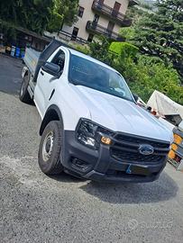 FORD RANGER CON CASSONE RIBALTABILE POSTERIORE