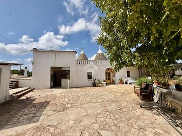 CASA DI CORTE A MONOPOLI