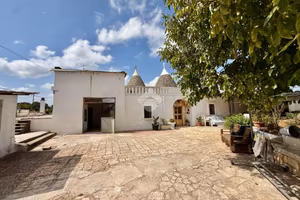CASA DI CORTE A MONOPOLI