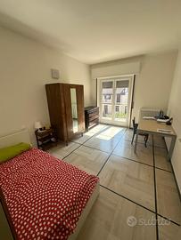 Camera con balcone per studenti spese incluse