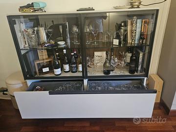 Madia con vetro di design come nuova