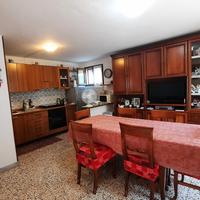 Crespino, casa libera su 3 lati con garages e terr