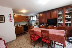 Crespino, casa libera su 3 lati con garages e terr