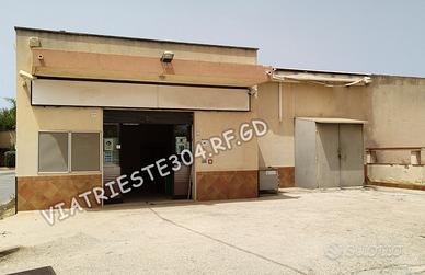 Ampio locale commerciale 230mq - via Trieste 304