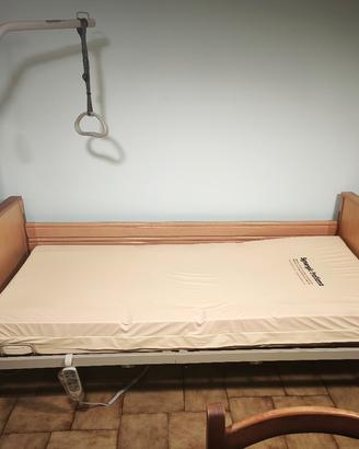 Letto elettrico articolato da degenza con sponde