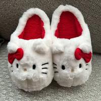 Pantofole di peluche Hello Kittys