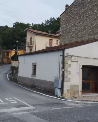 Locale In Via Sangrina, ATELETA