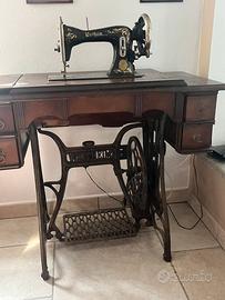 Macchina da cucire d'epoca Wertheim