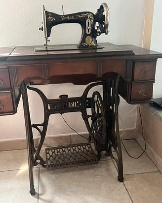 Macchina da cucire d'epoca Wertheim