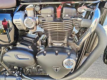 Triumph Bonneville - 2016