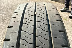 Pneumatici 195/70 R15C 104/102R
