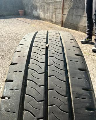 Pneumatici 195/70 R15C 104/102R