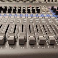 Zoom LiveTrak L-20 Mixer