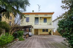 VILLA SINGOLA RISTRUTTURATA A FONTEVIVO