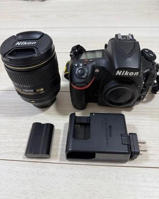 Nikon D810 con obiettivo 24/120